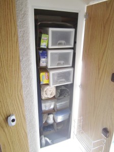 Ooh, what a neat closet!